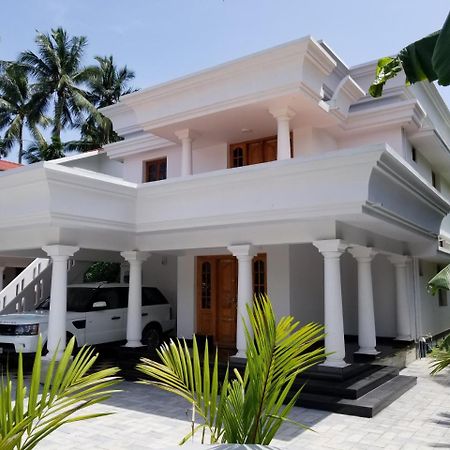 Luxury Villas Of Гуруваюр Экстерьер фото